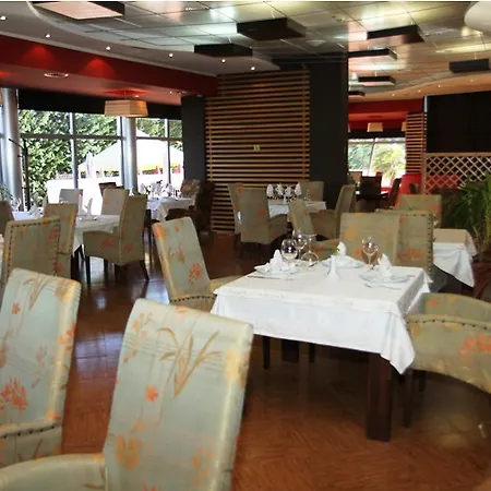 Class Hotel