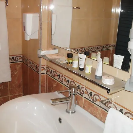 Hotel Class 4*