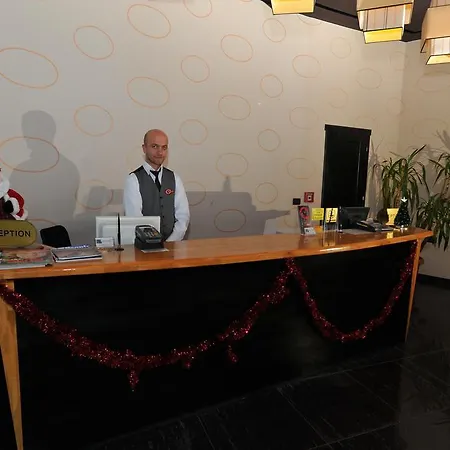 Class Hotel